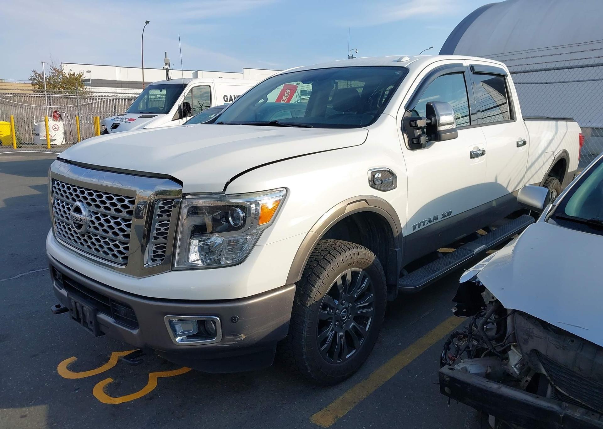 2016 NISSAN TITAN
