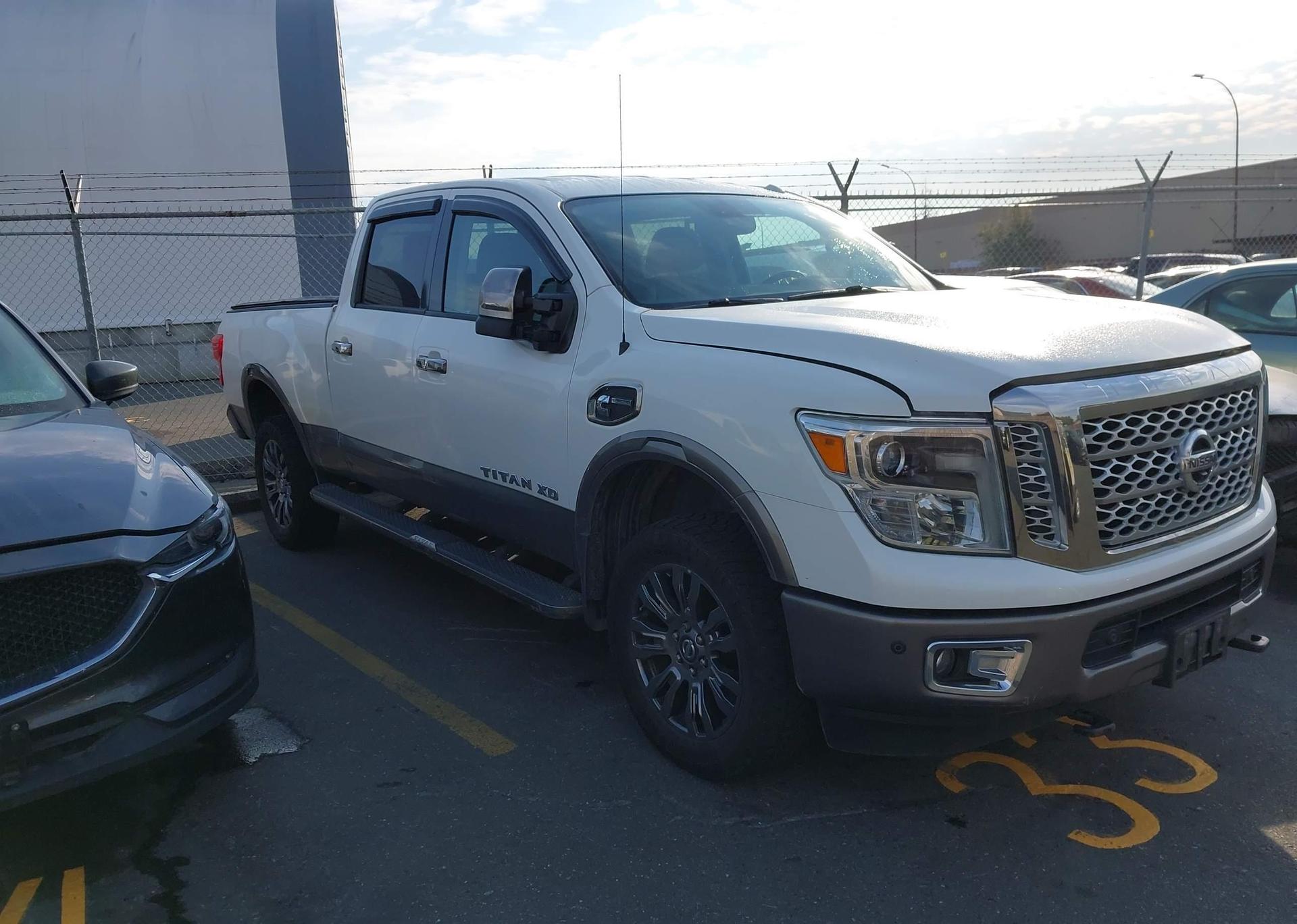 2016 NISSAN TITAN