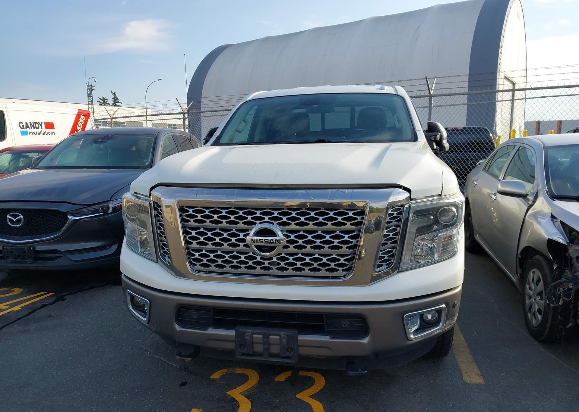 2016 NISSAN TITAN