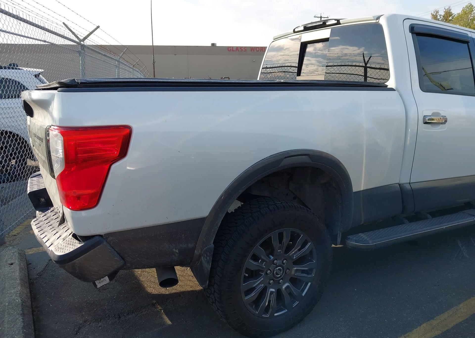 2016 NISSAN TITAN
