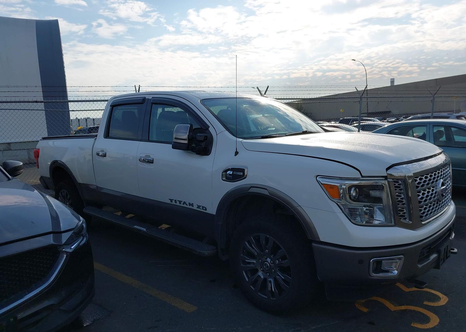 2016 NISSAN TITAN