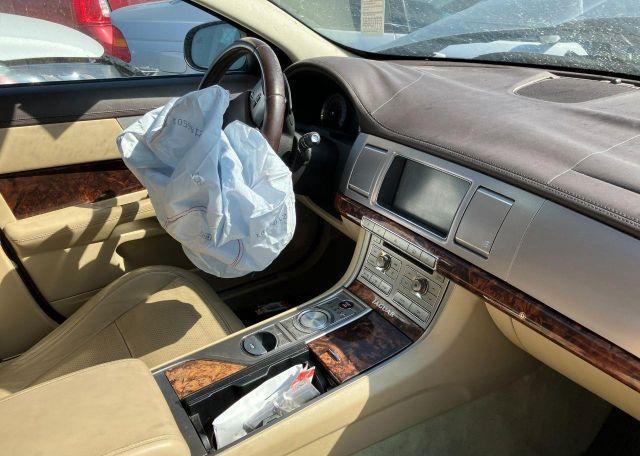 2009 JAGUAR XF
