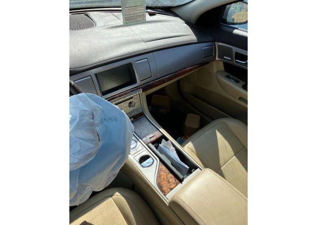 2009 JAGUAR XF