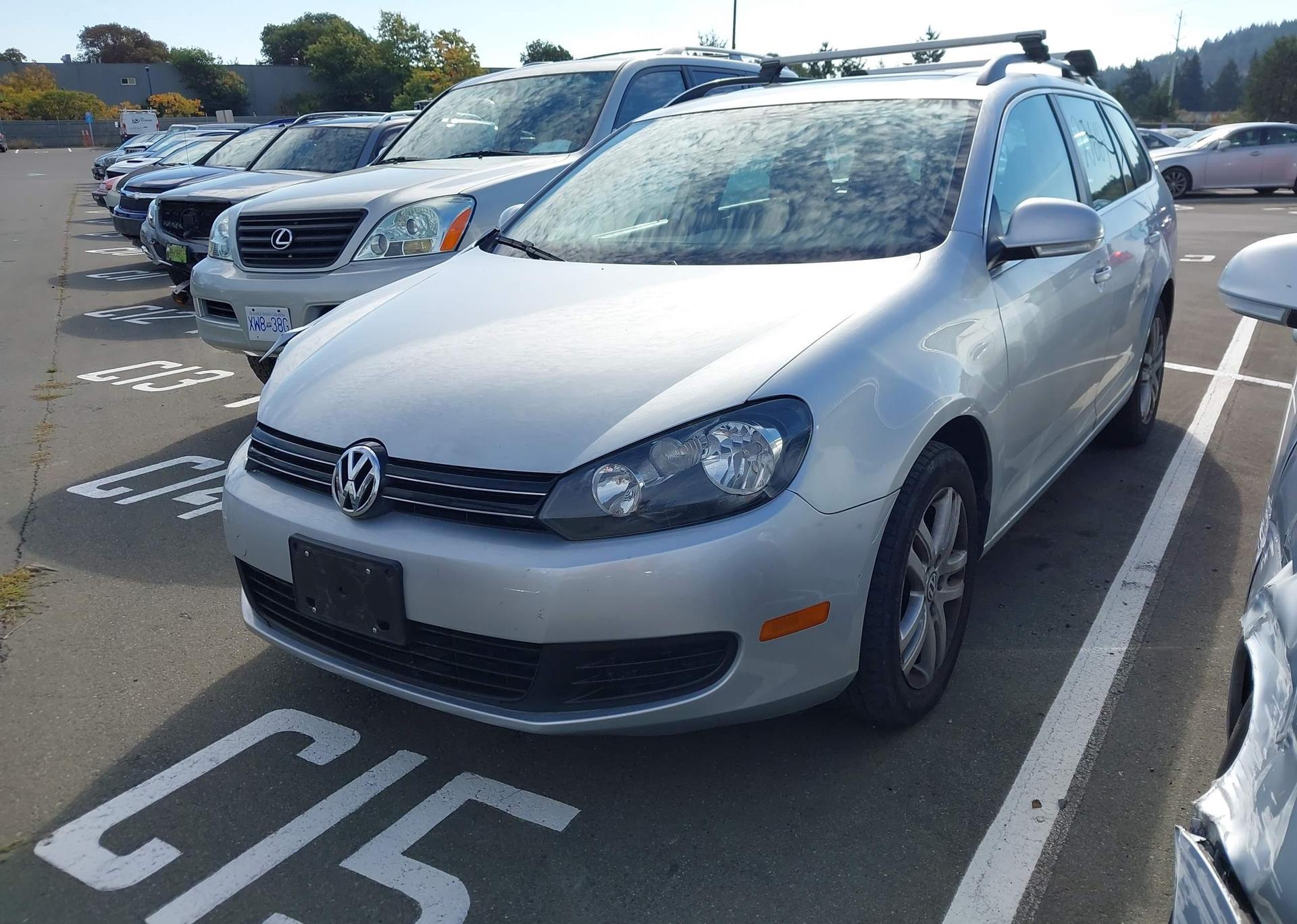 2011 VOLKSWAGEN GOLF