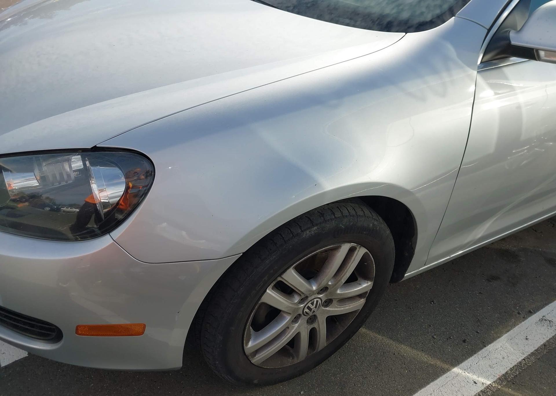 2011 VOLKSWAGEN GOLF