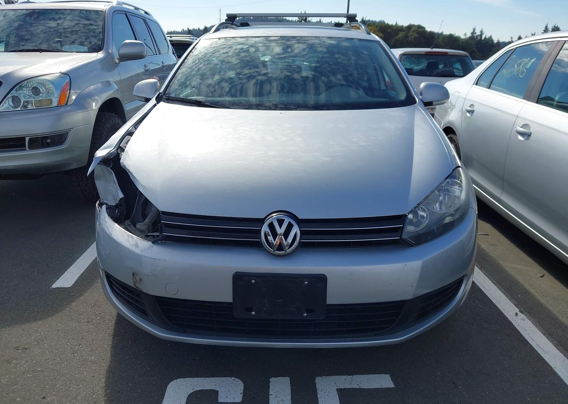 2011 VOLKSWAGEN GOLF