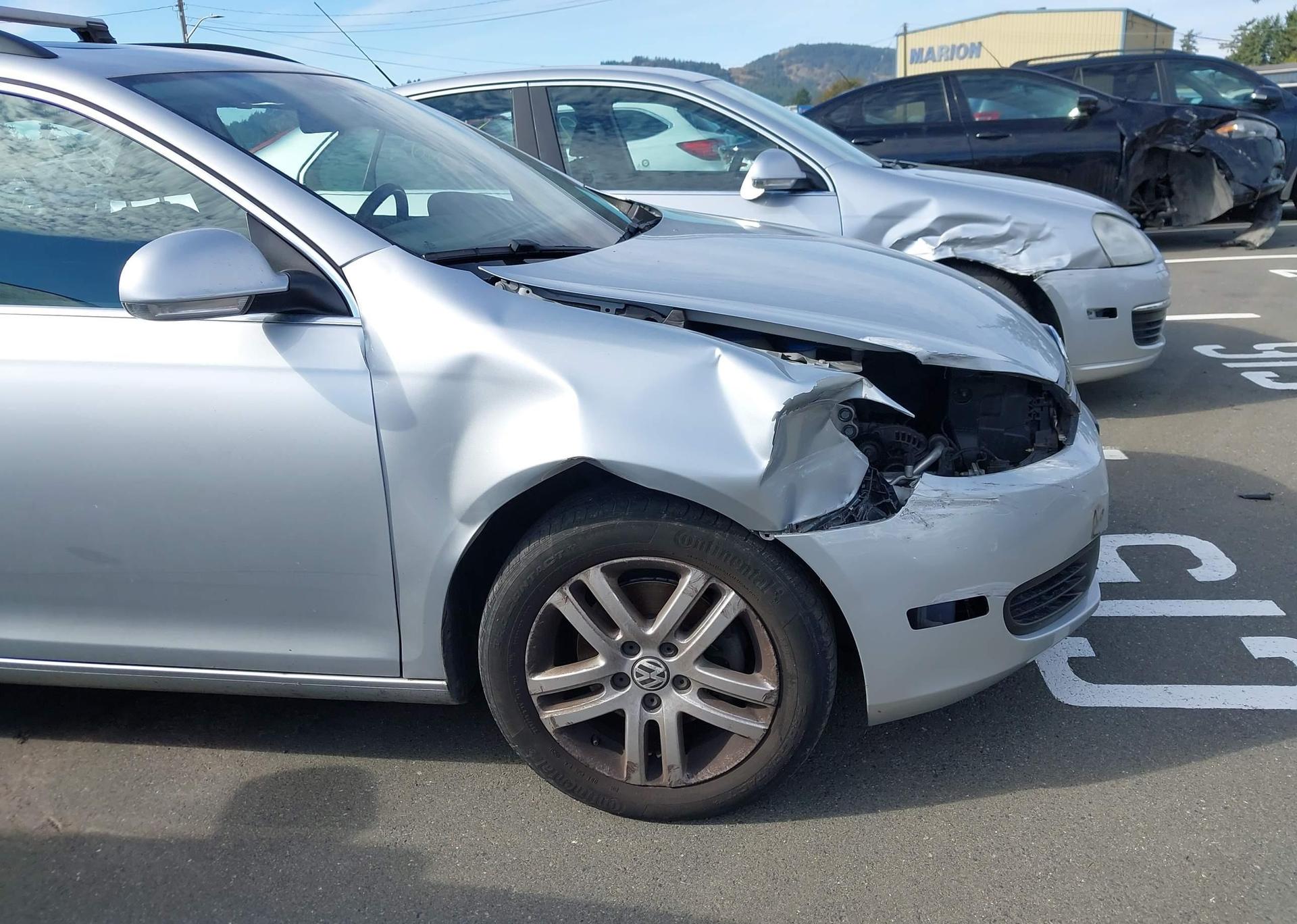 2011 VOLKSWAGEN GOLF