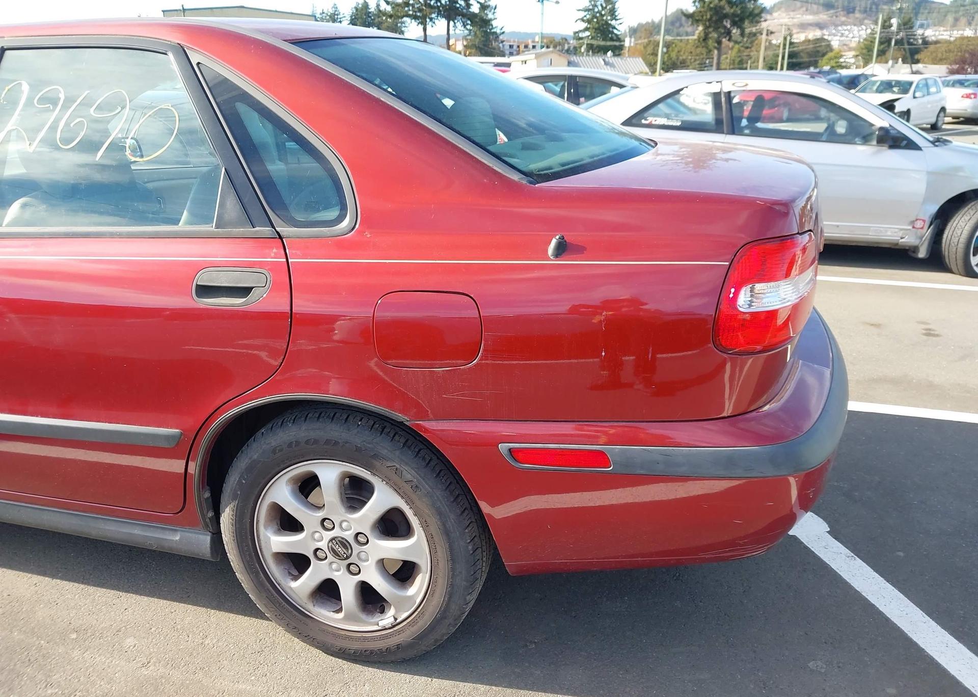 2002 VOLVO S40