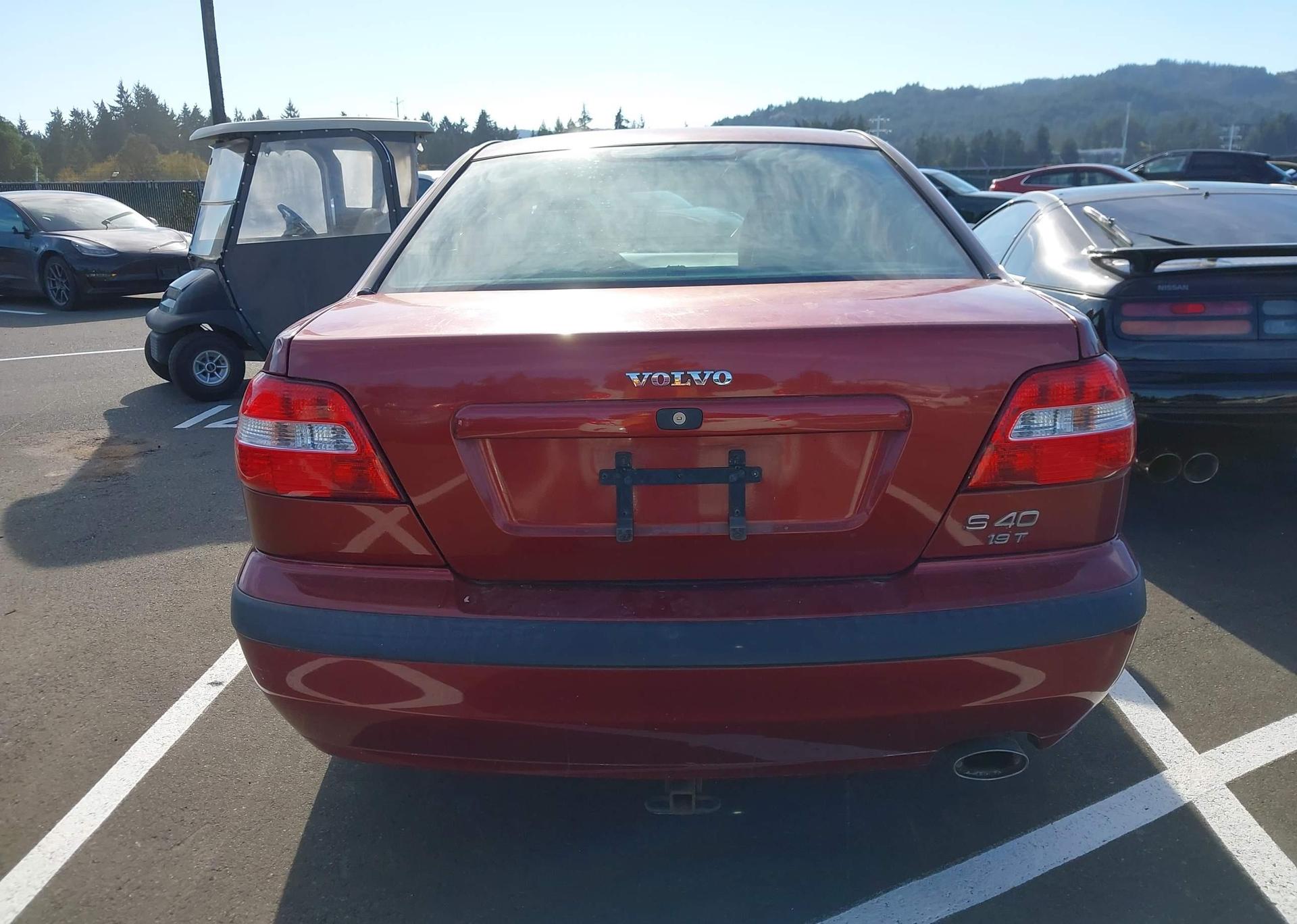2002 VOLVO S40
