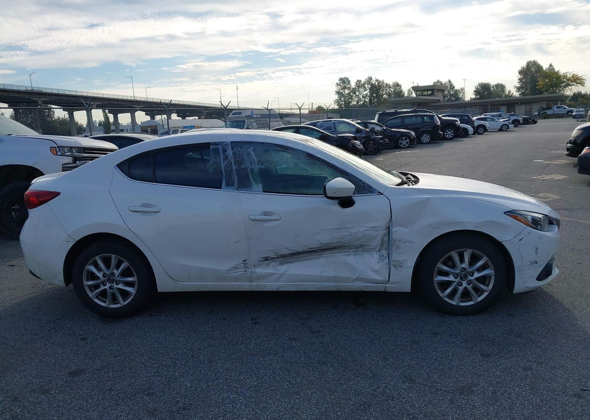 2015 MAZDA 3 TOURING
