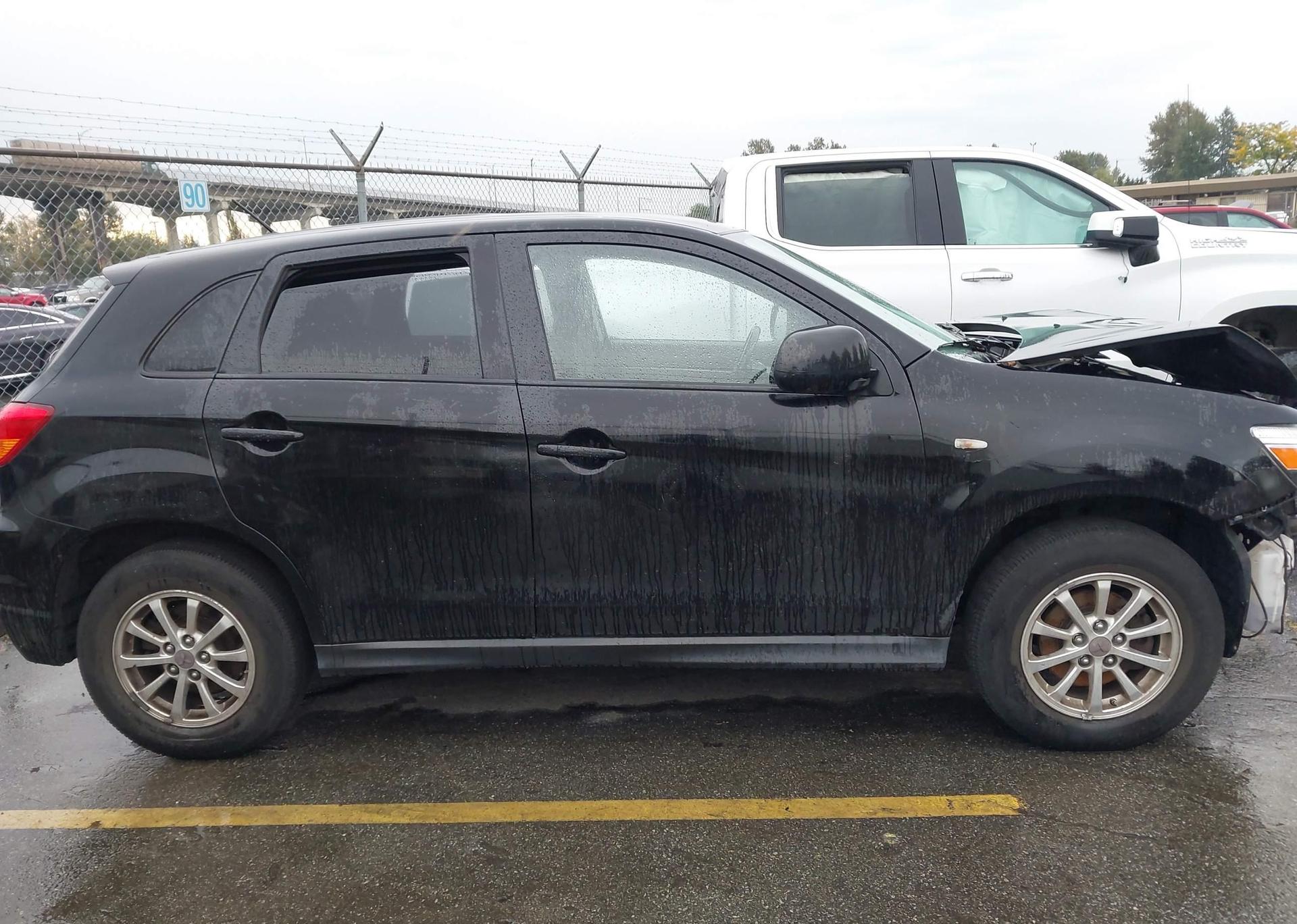 2012 MITSUBISHI RVR