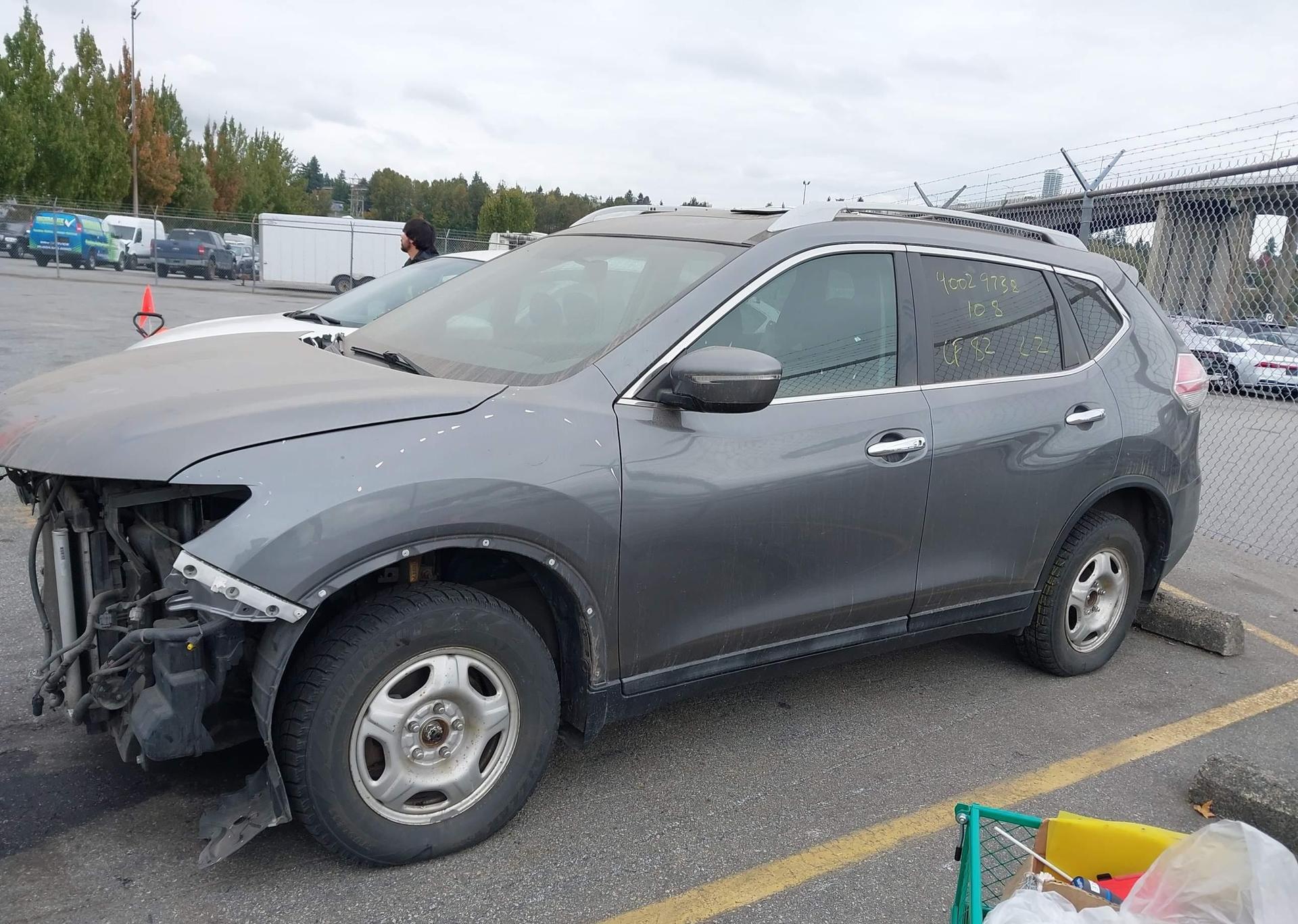 2015 NISSAN ROGUE