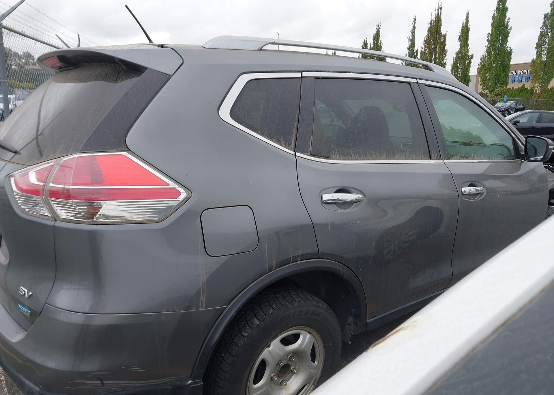 2015 NISSAN ROGUE