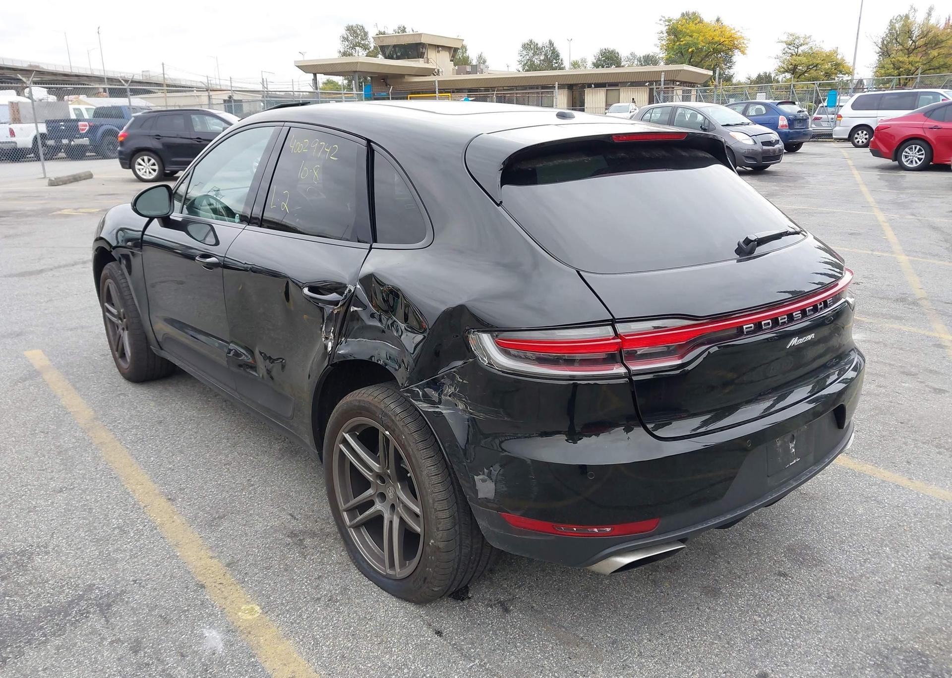 2021 PORSCHE MACAN
