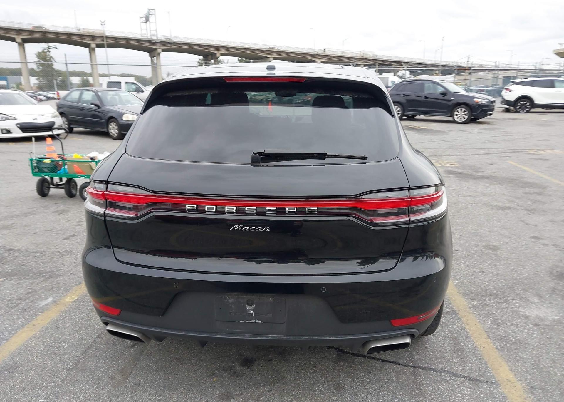 2021 PORSCHE MACAN