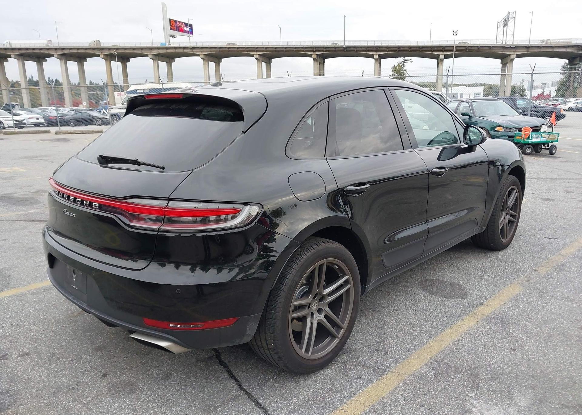 2021 PORSCHE MACAN