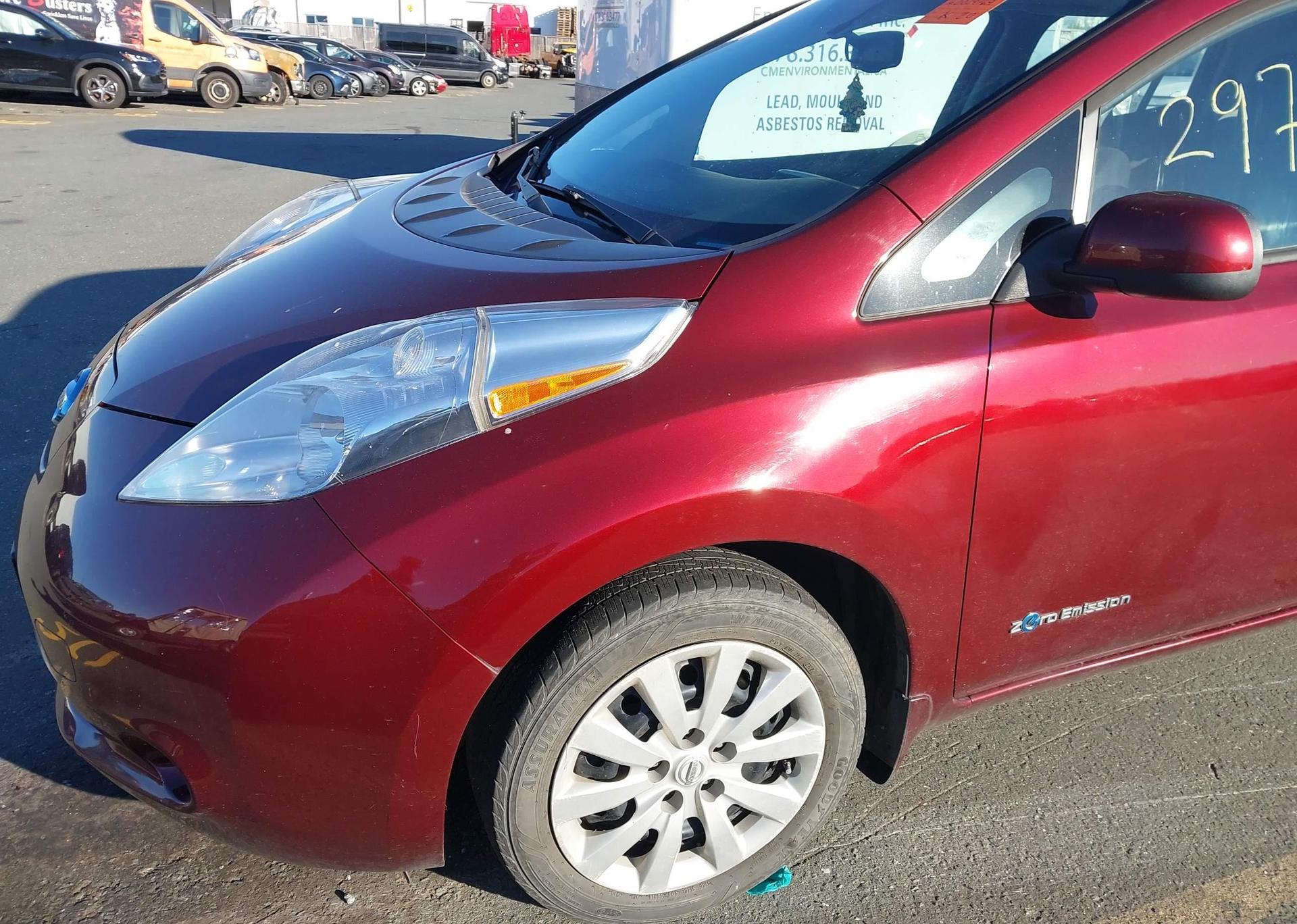 2016 NISSAN LEAF