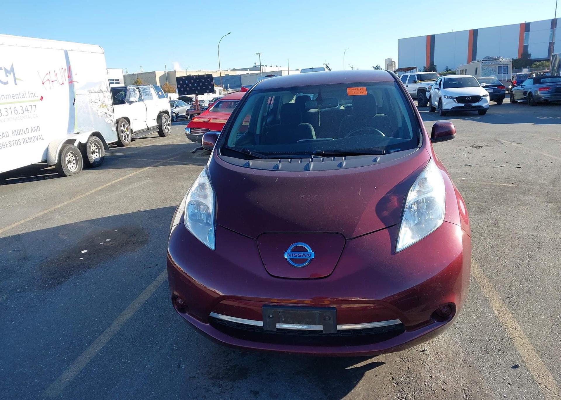 2016 NISSAN LEAF