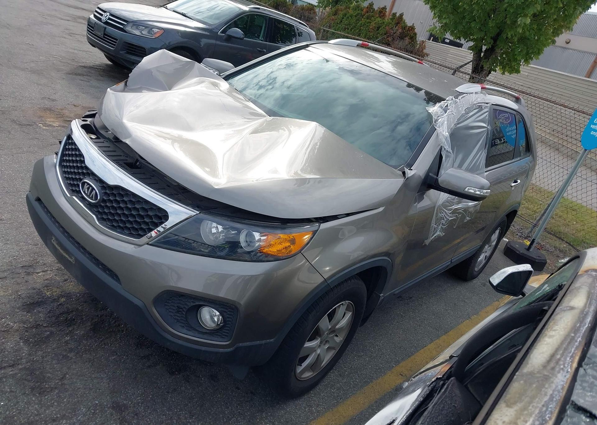 2012 KIA SORENTO LX