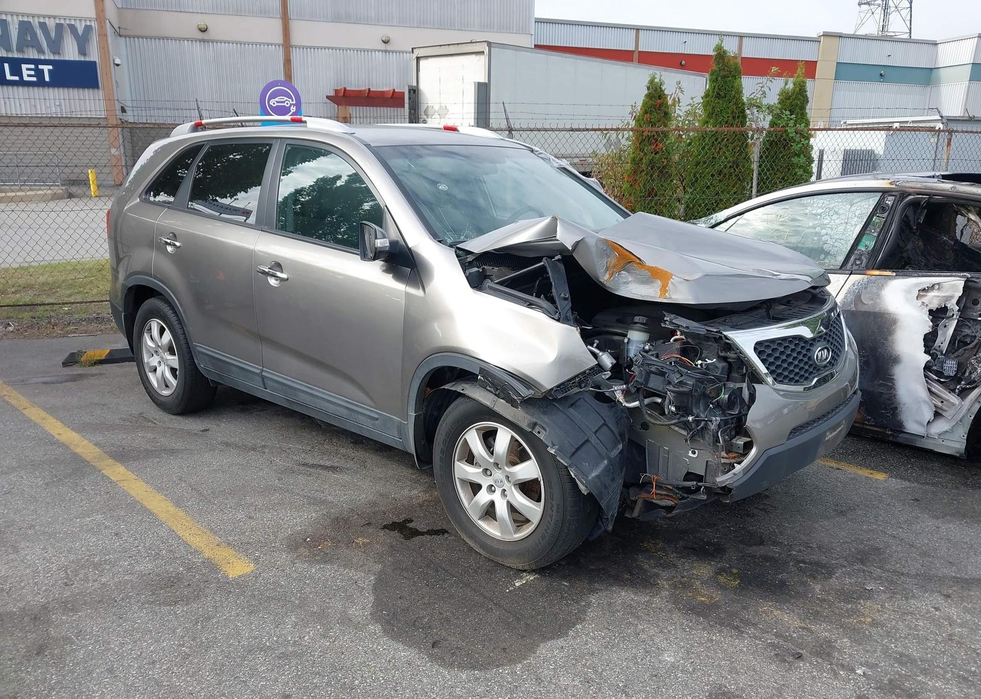2012 KIA SORENTO LX