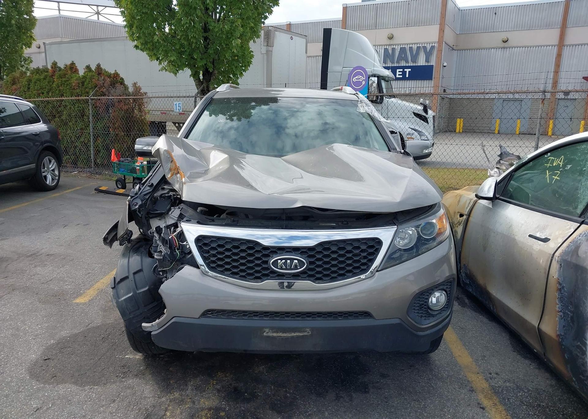 2012 KIA SORENTO LX