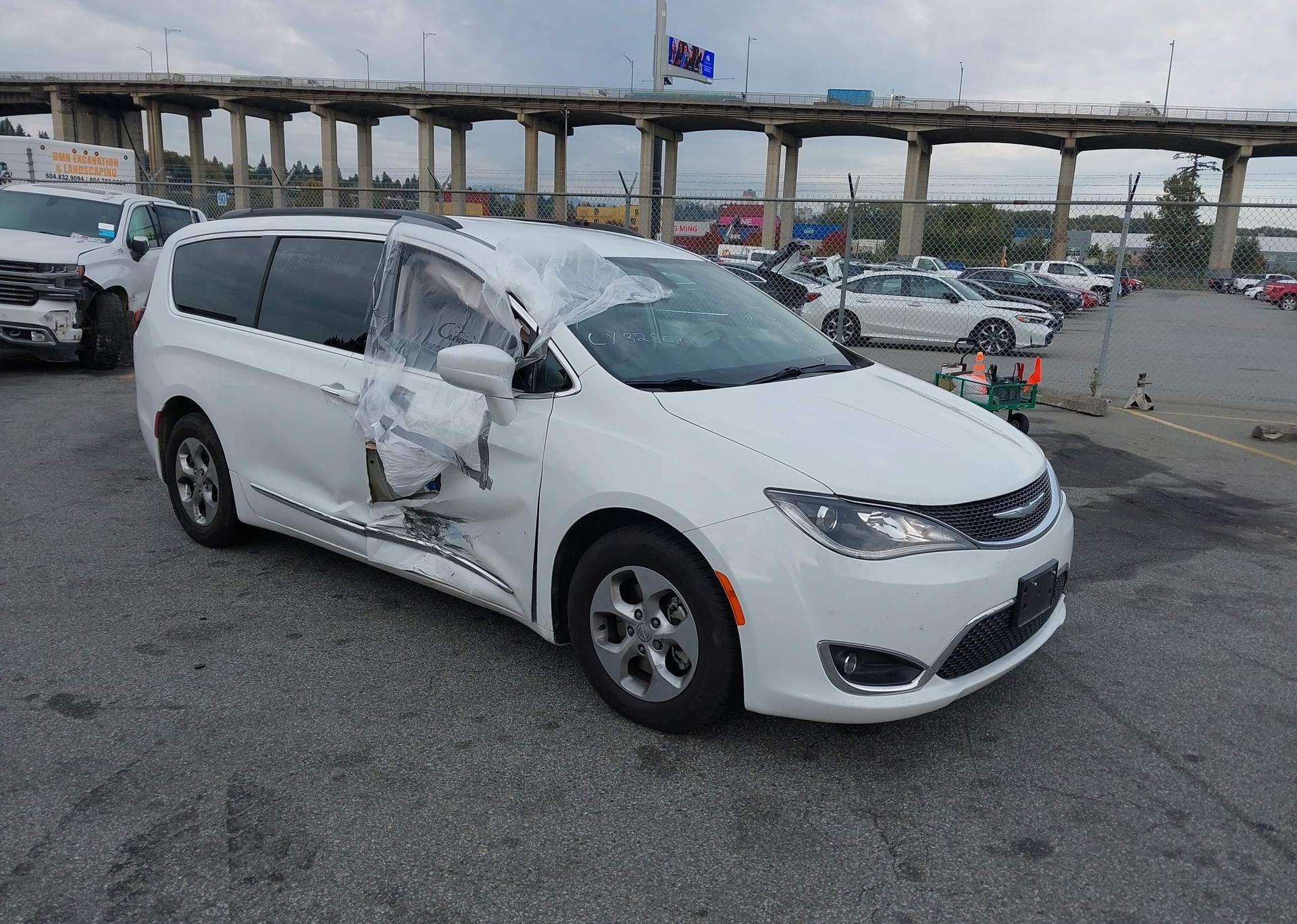 2017 CHRYSLER PACIFICA TOURING L