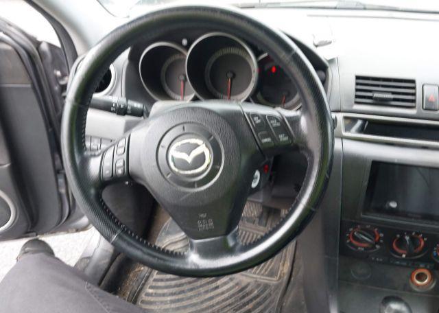 2004 MAZDA 3 S
