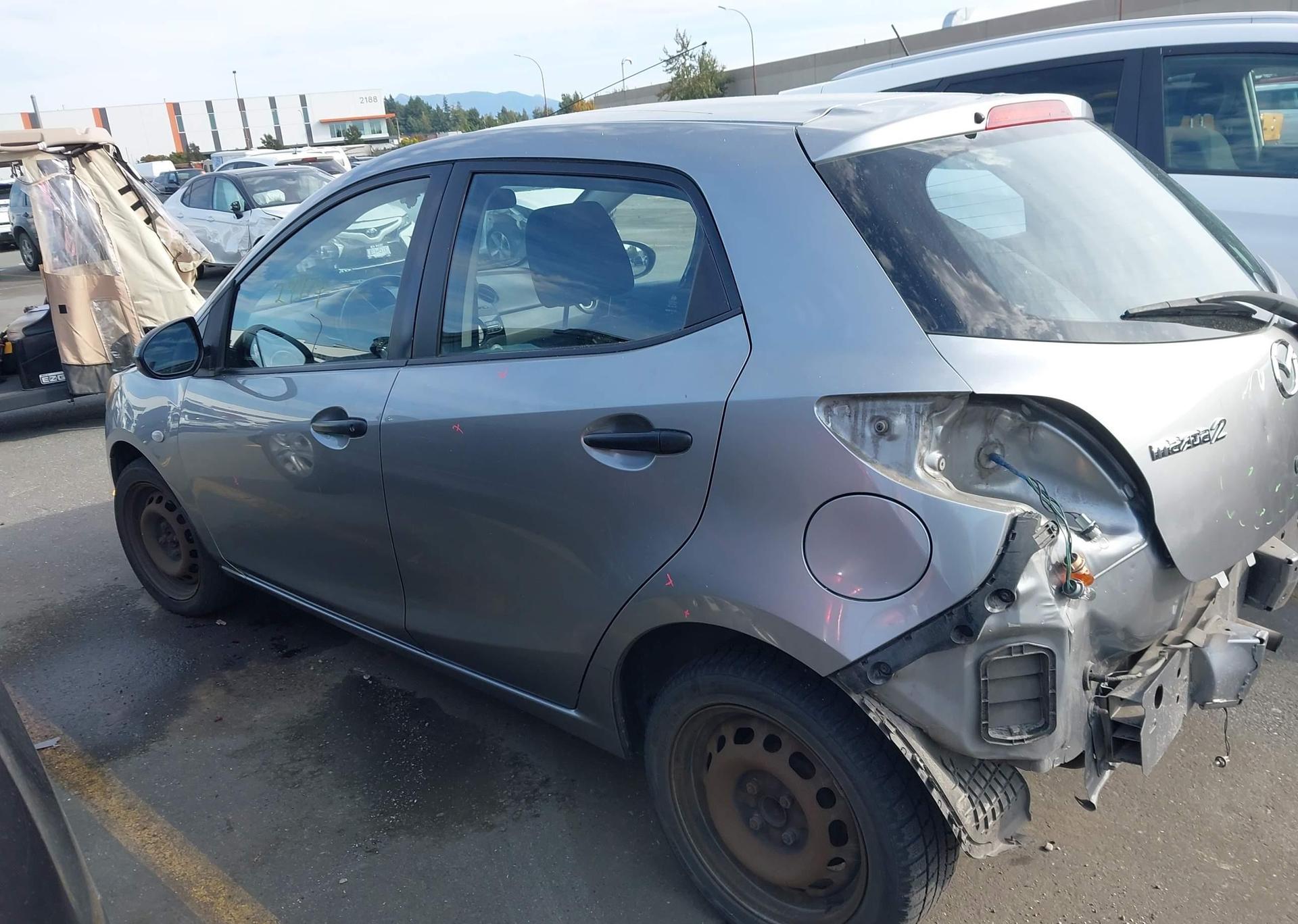 2013 MAZDA MAZDA2