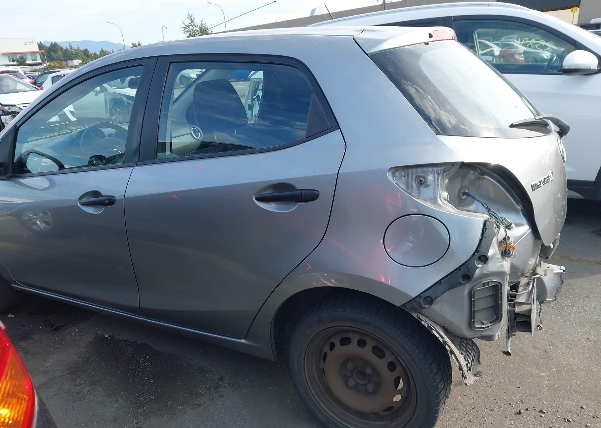 2013 MAZDA MAZDA2