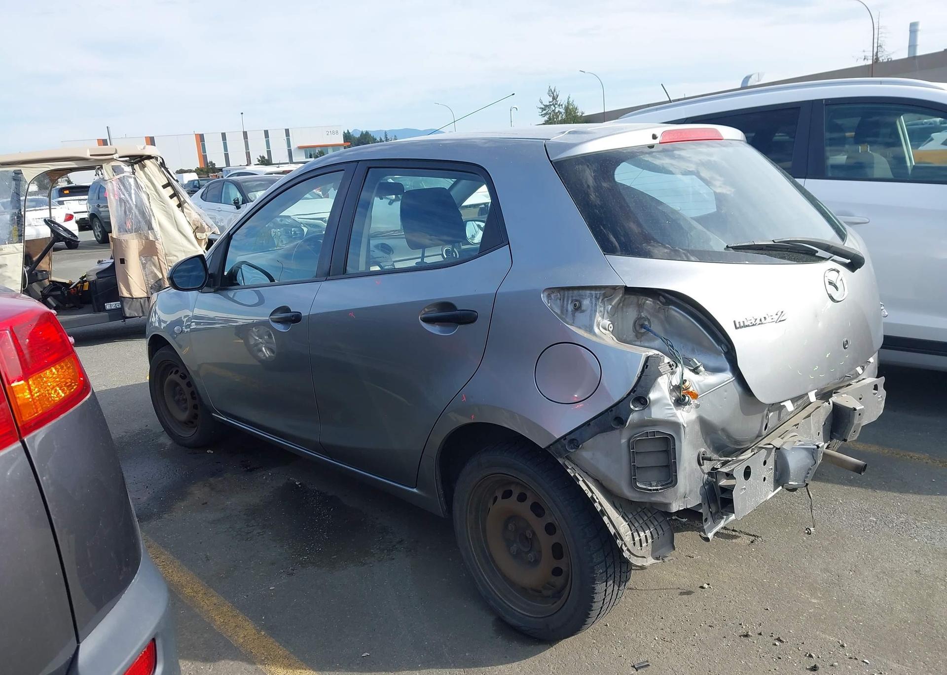 2013 MAZDA MAZDA2