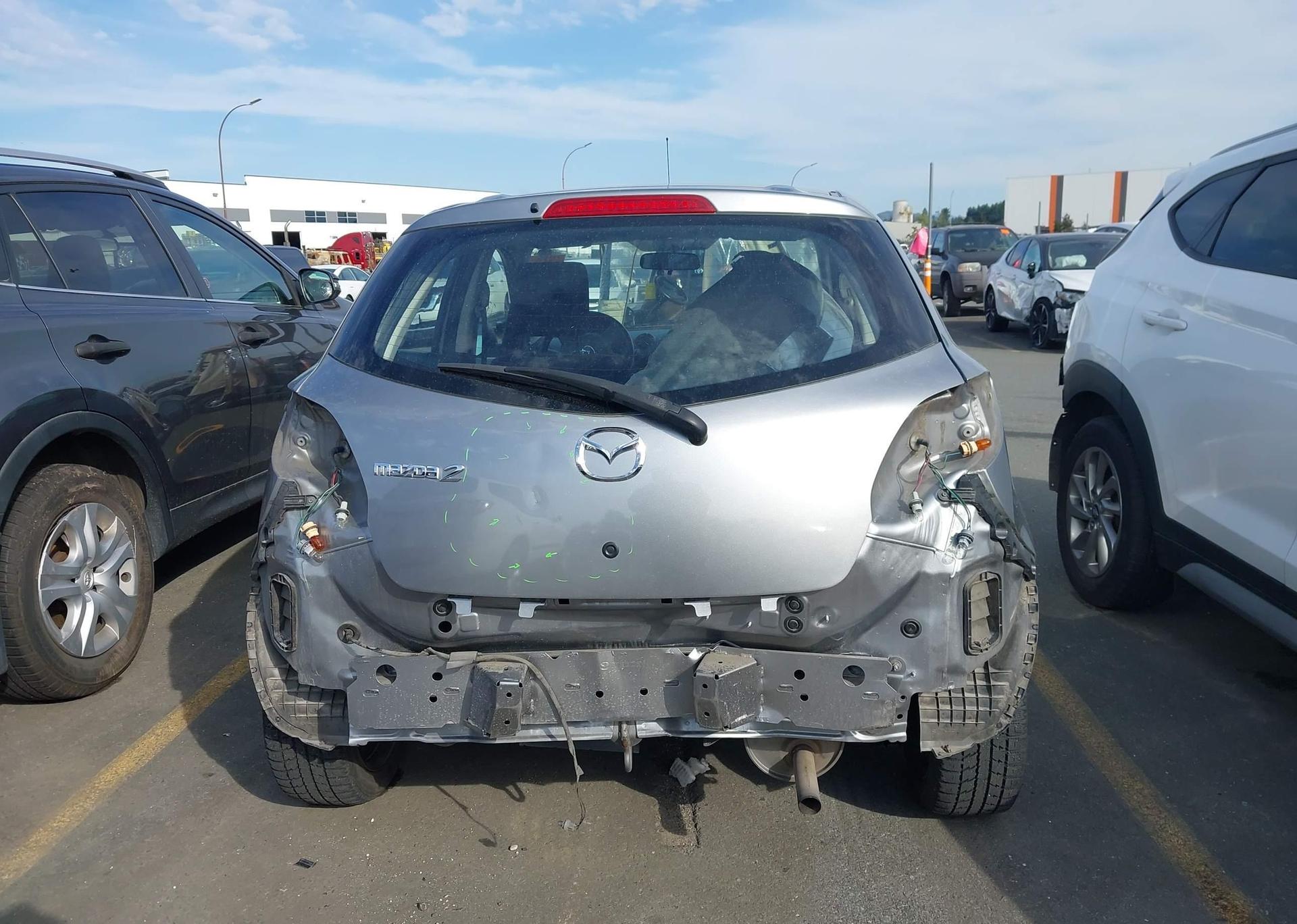 2013 MAZDA MAZDA2