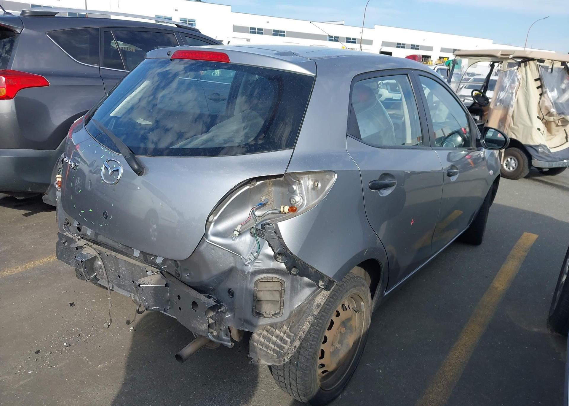 2013 MAZDA MAZDA2