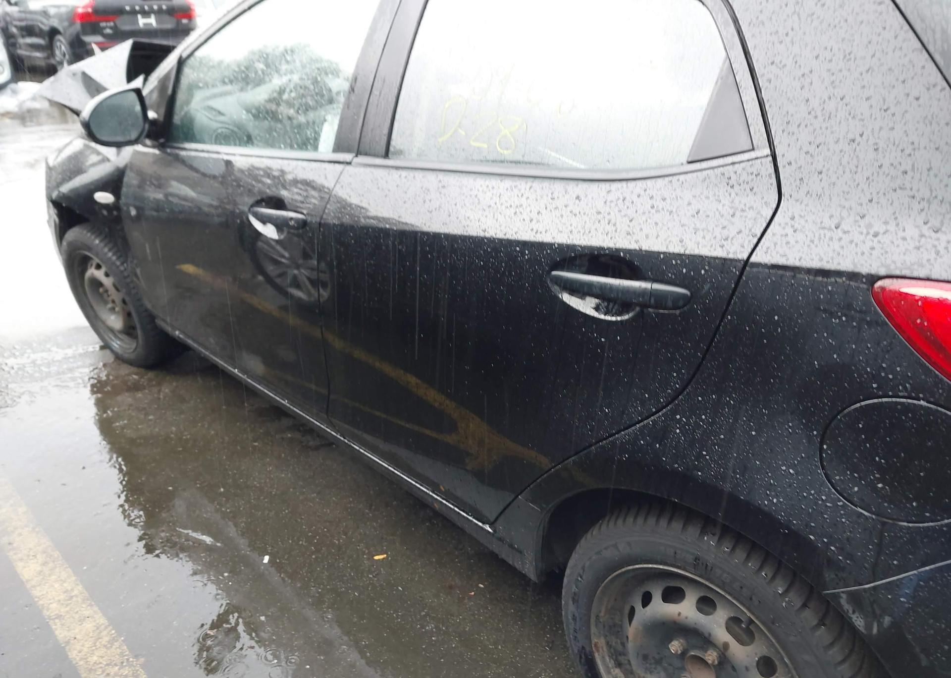 2013 MAZDA MAZDA2