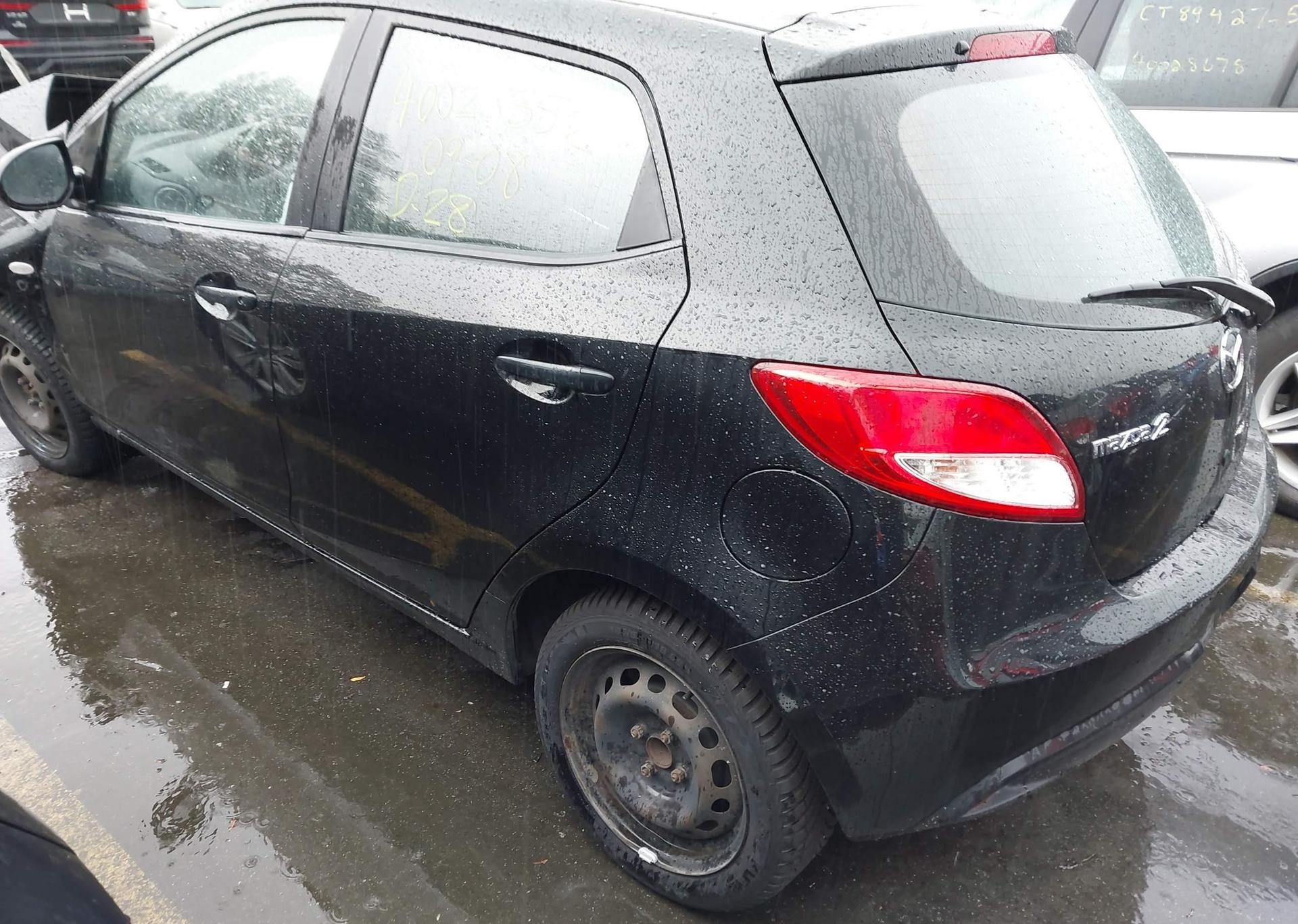 2013 MAZDA MAZDA2