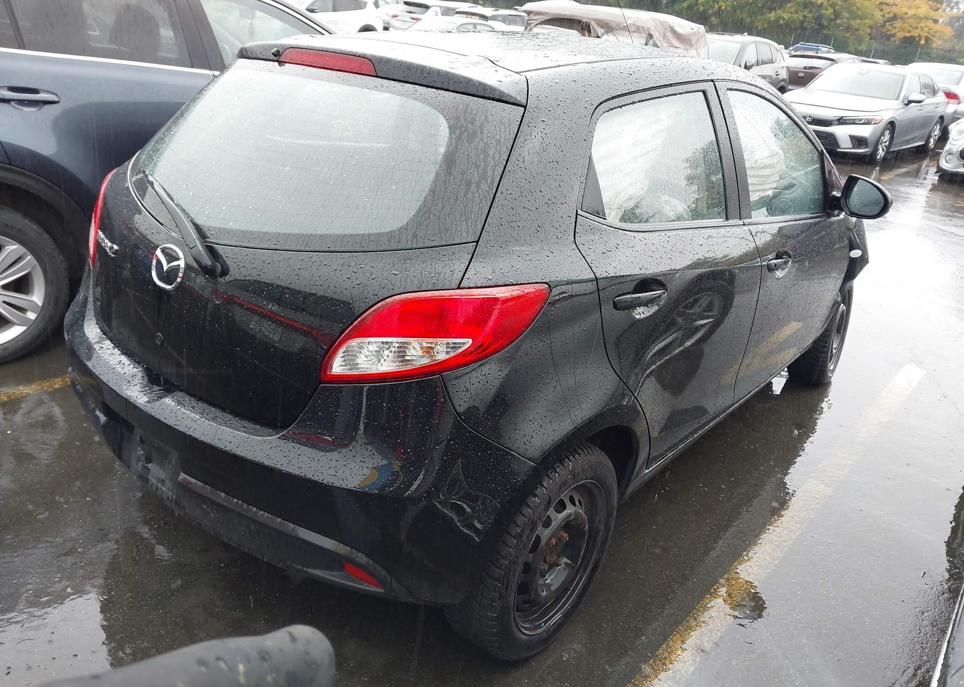 2013 MAZDA MAZDA2