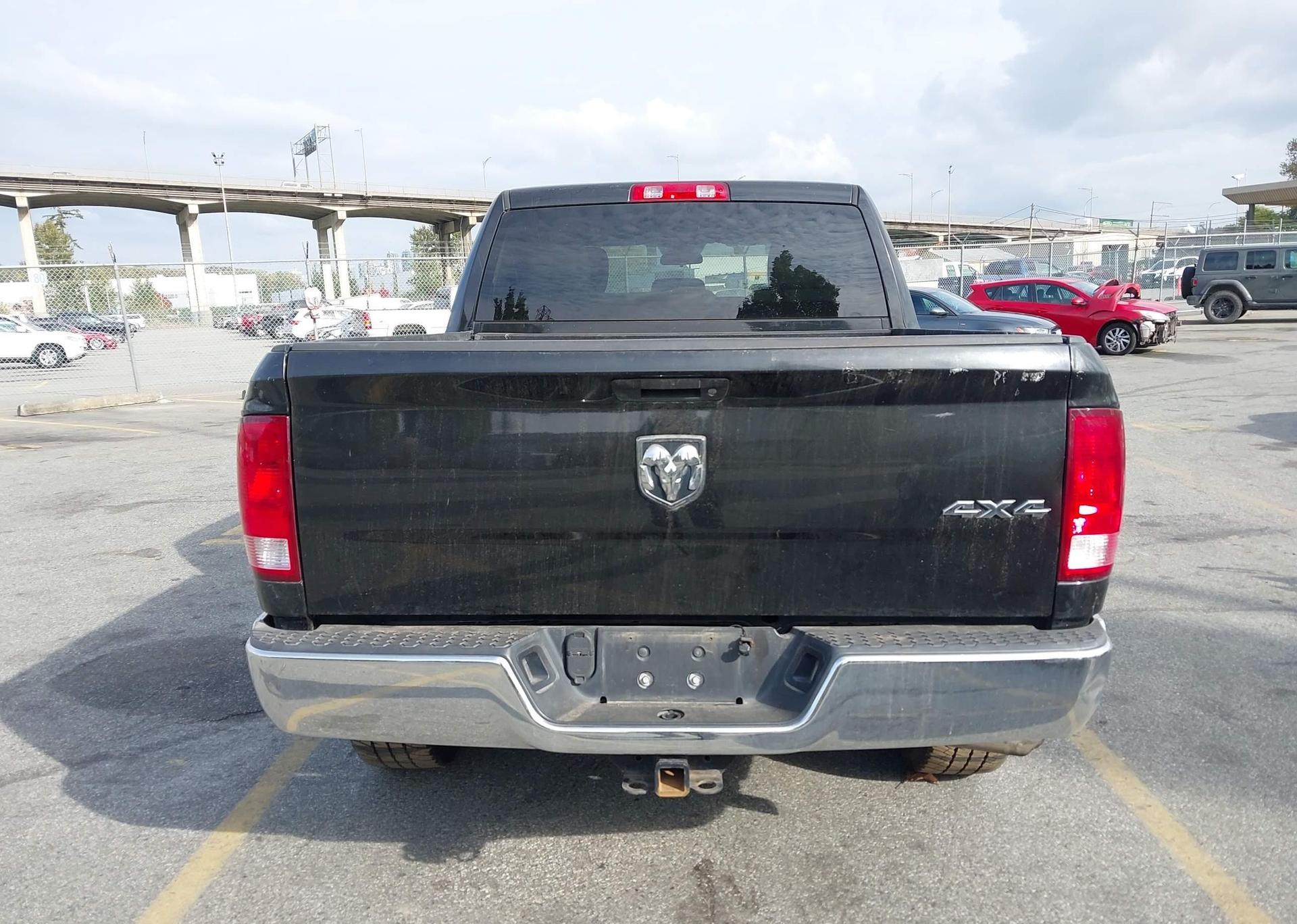 2017 RAM 1500 ST