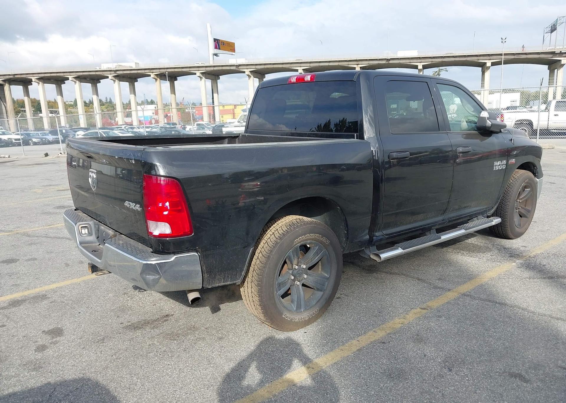 2017 RAM 1500 ST