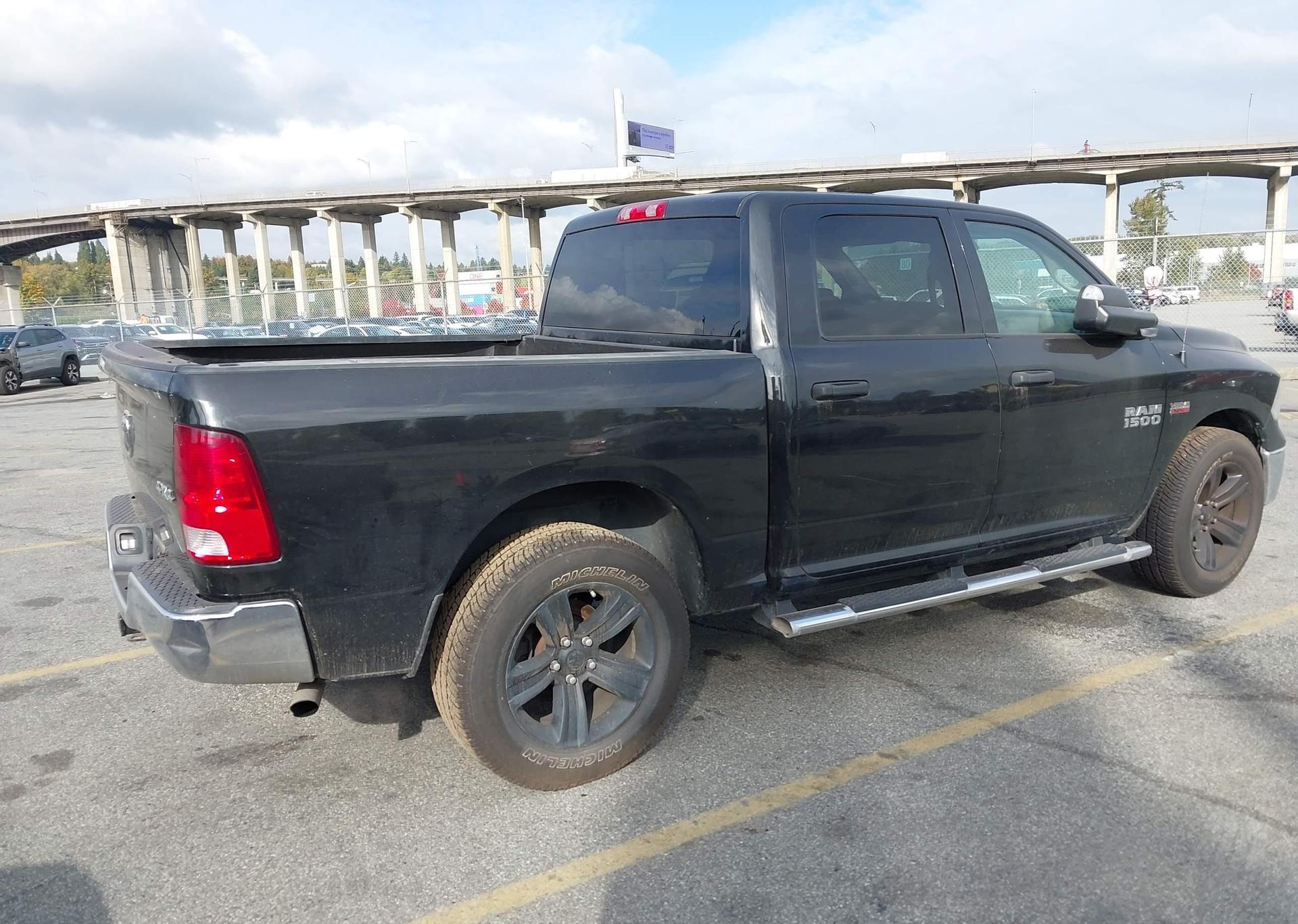 2017 RAM 1500 ST