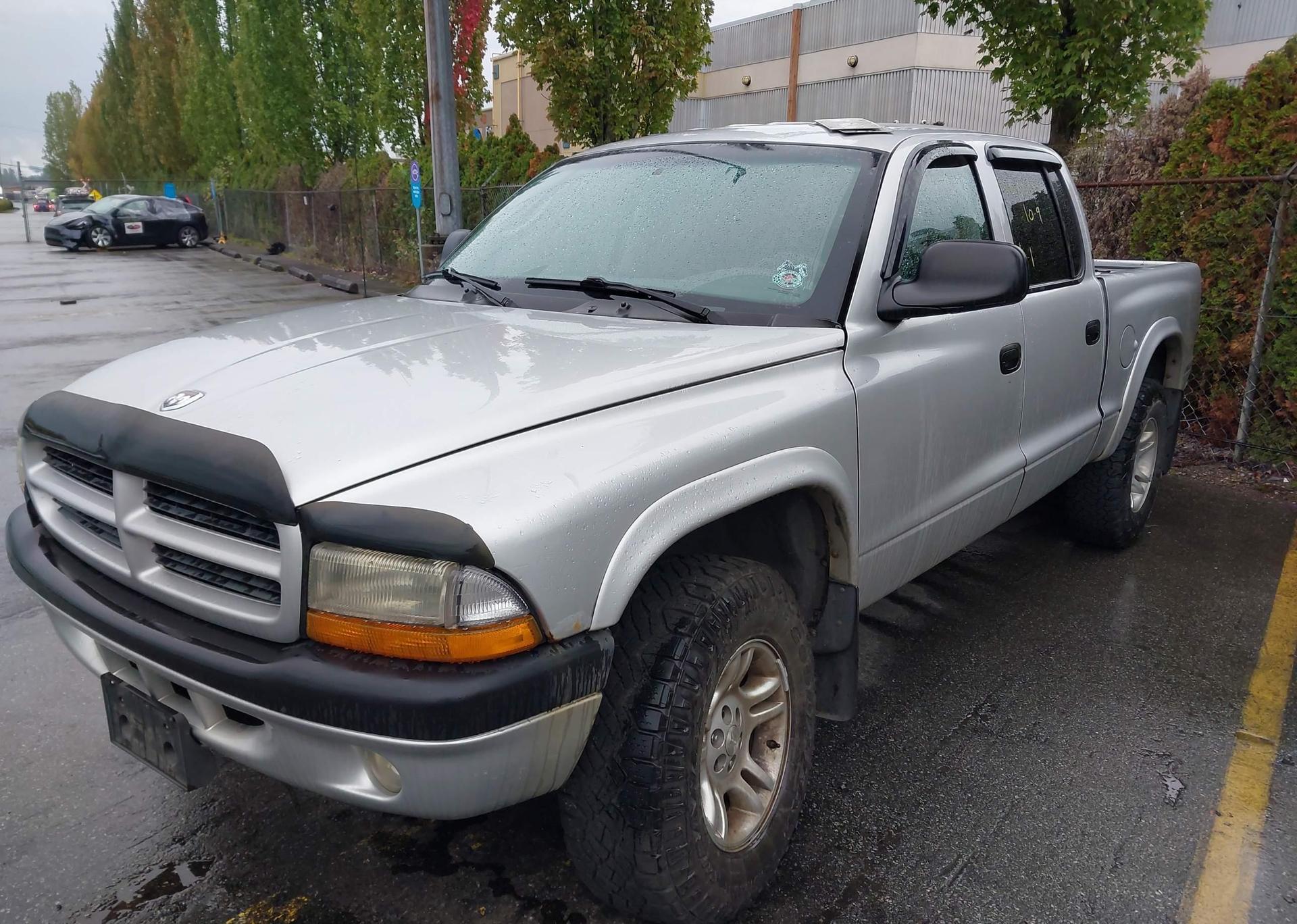 2001 DODGE DAKOTA QUAD