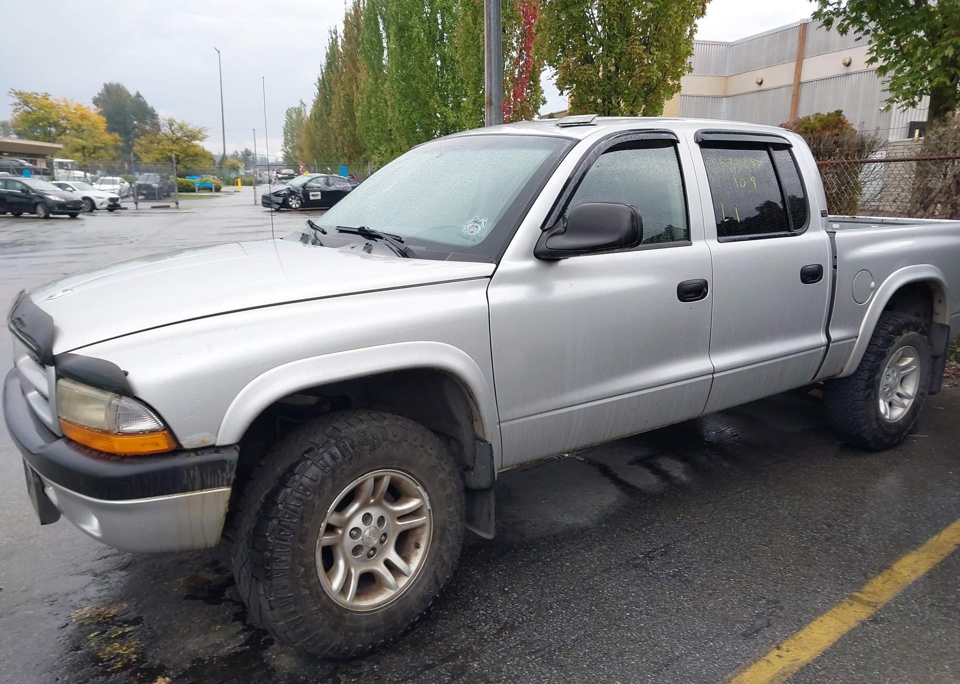 2001 DODGE DAKOTA QUAD