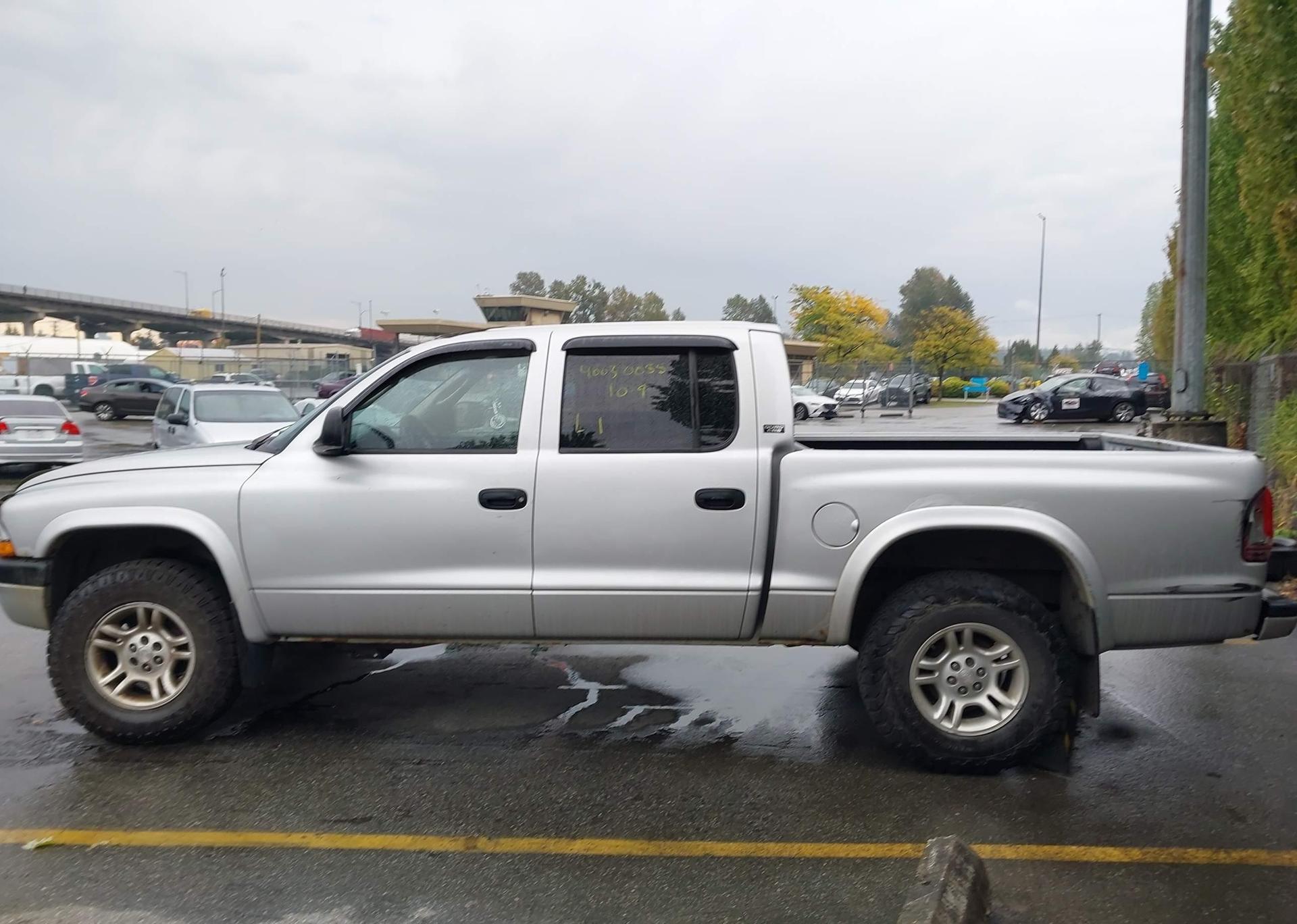 2001 DODGE DAKOTA QUAD