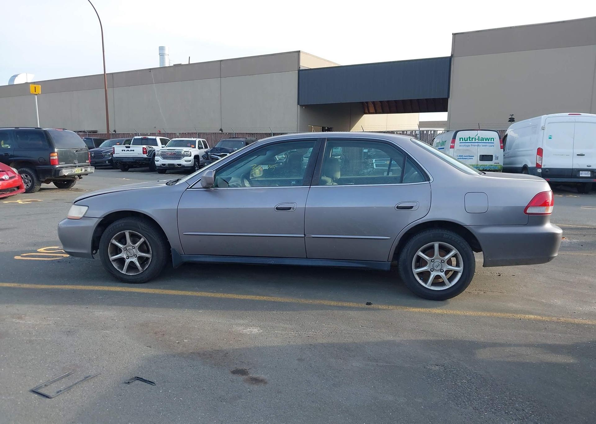 2001 HONDA ACCORD LX