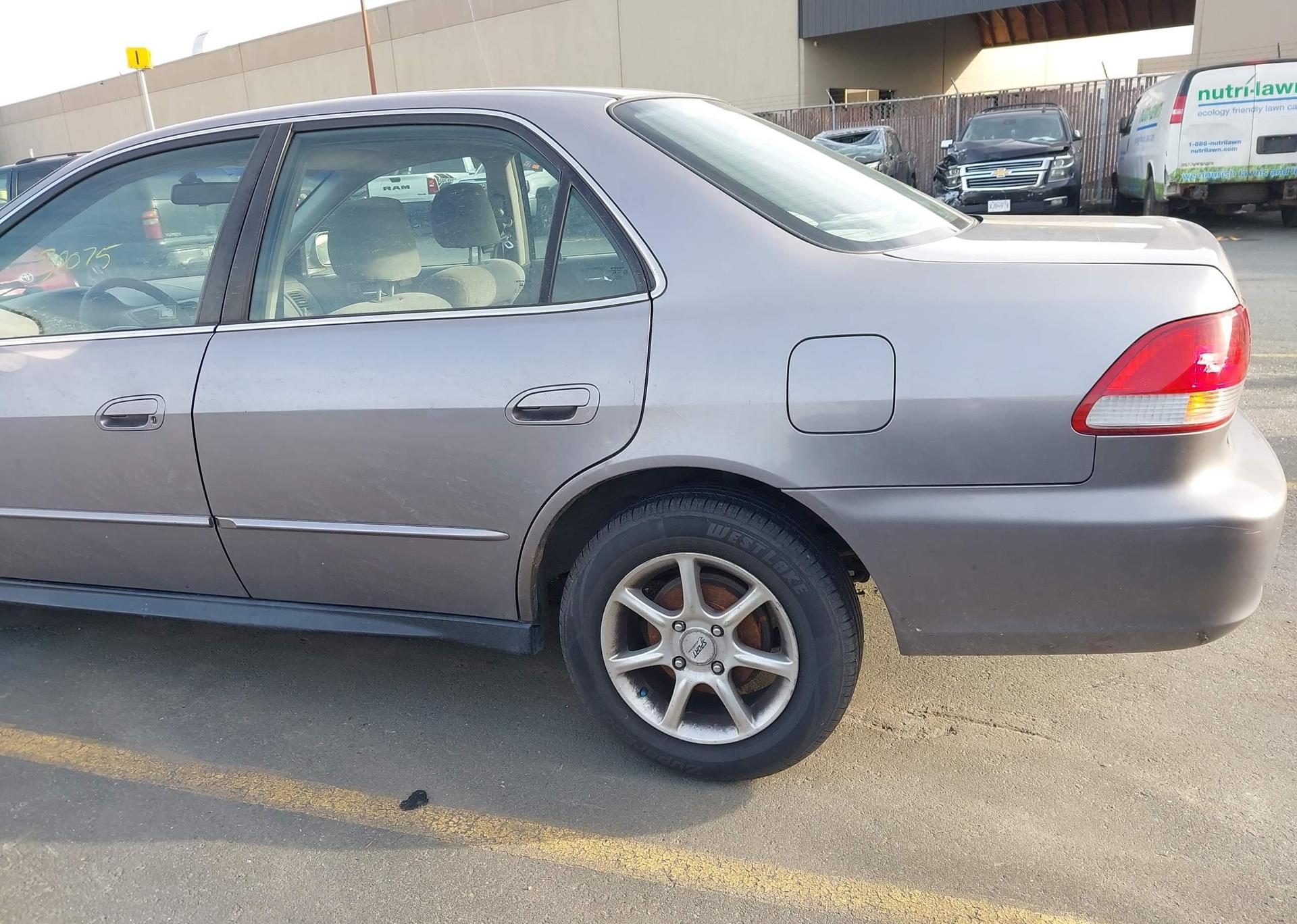 2001 HONDA ACCORD LX