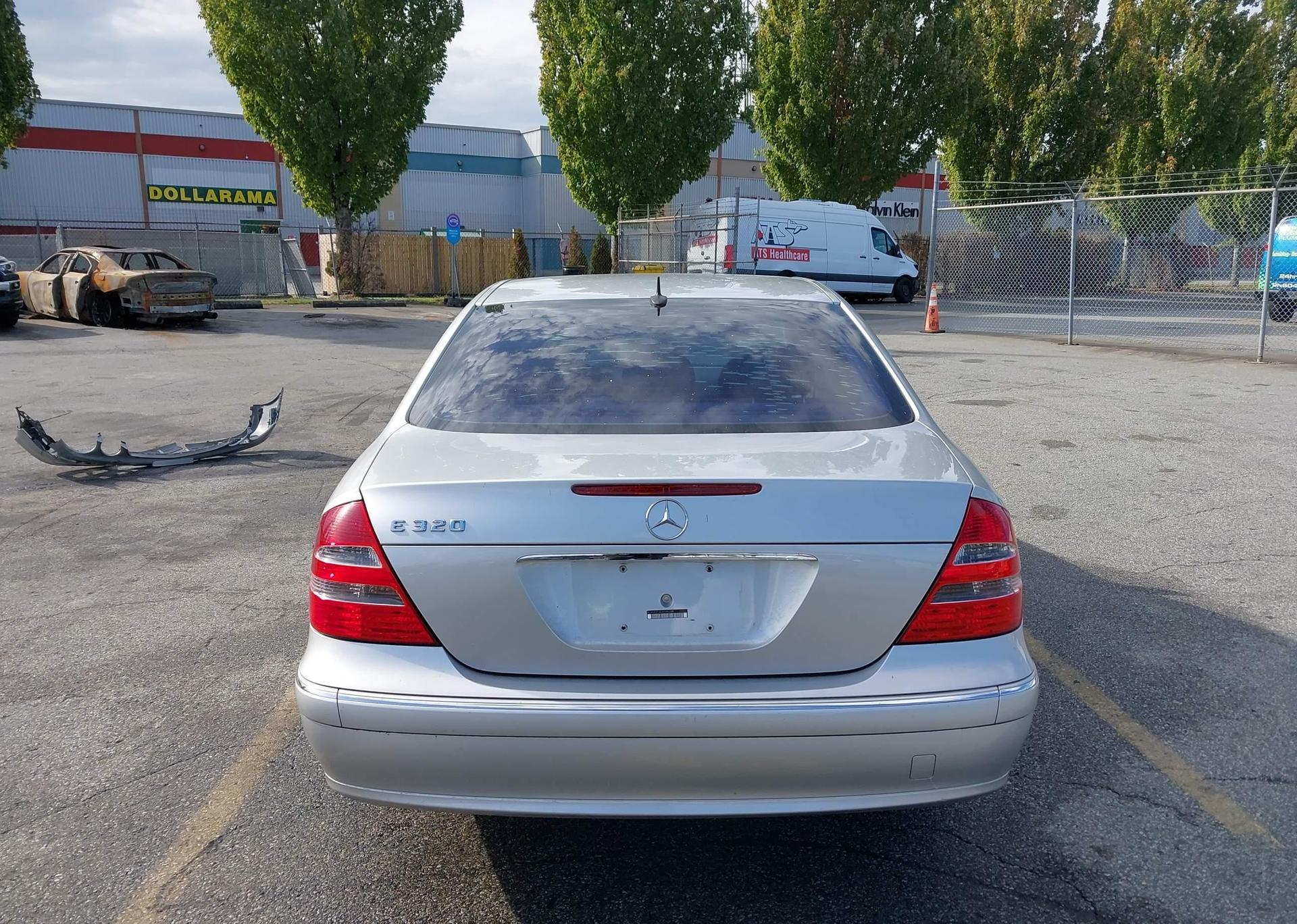 2003 MERCEDES-BENZ E 320