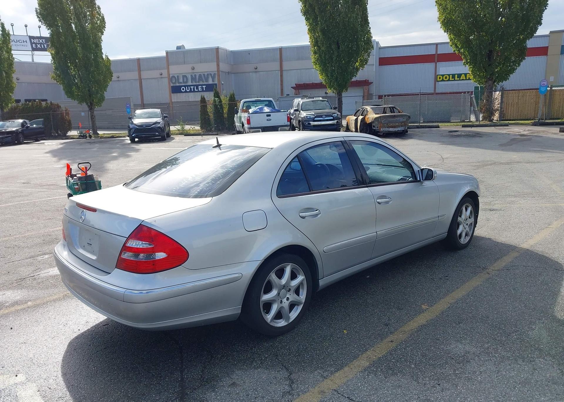 2003 MERCEDES-BENZ E 320