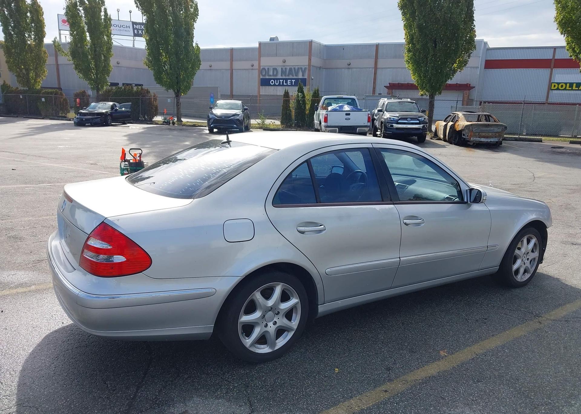2003 MERCEDES-BENZ E 320