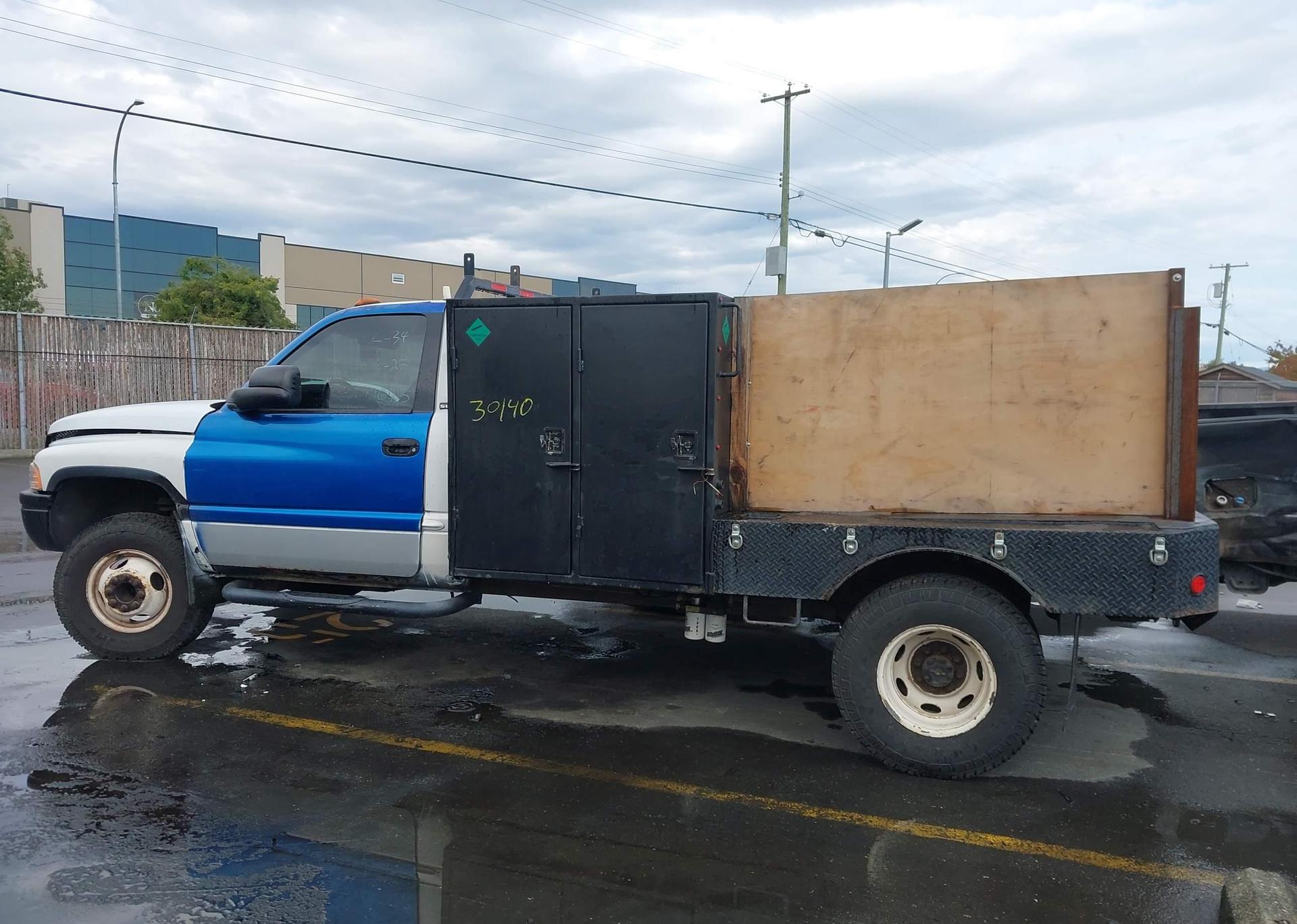 2001 DODGE RAM 3500 ST