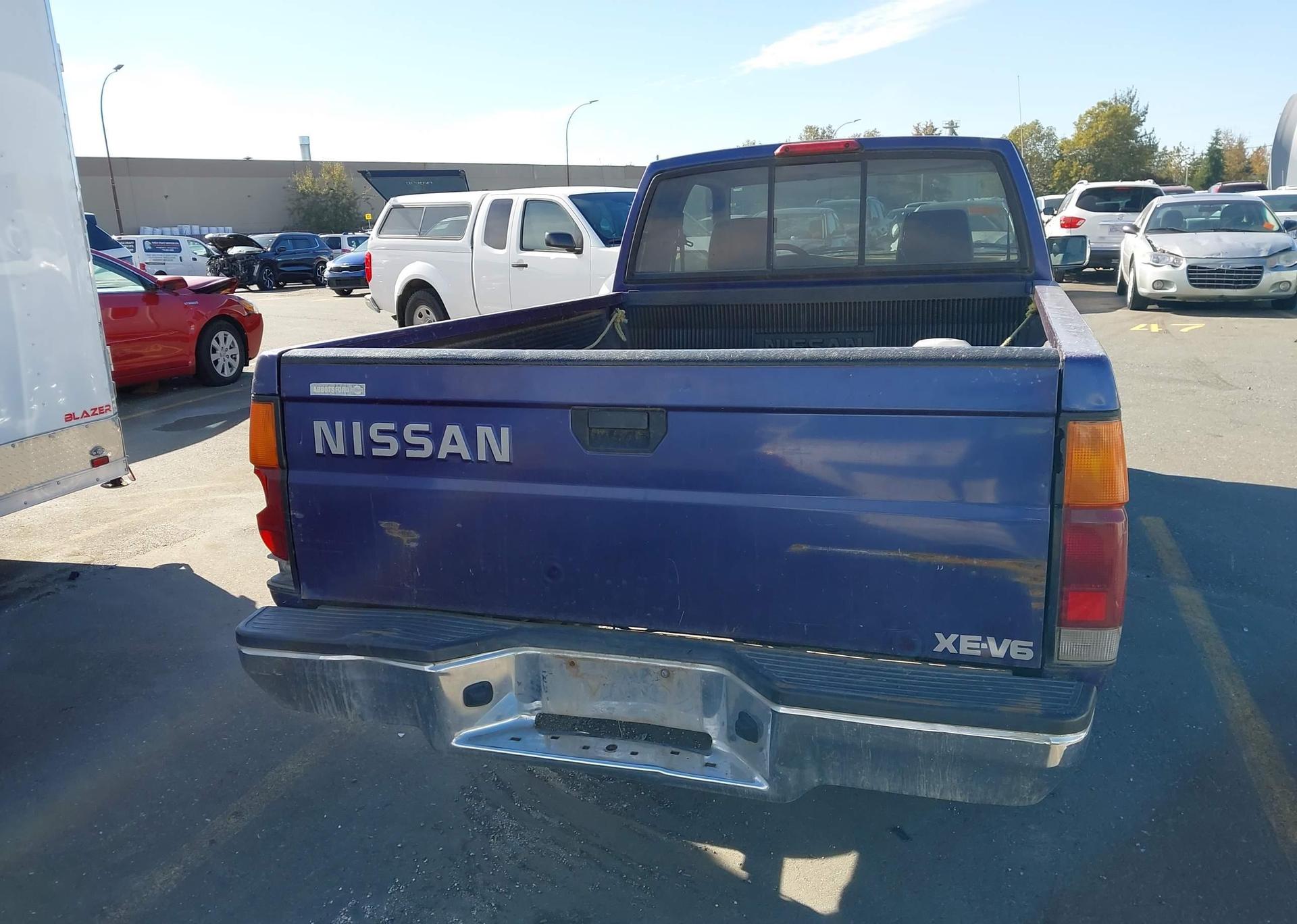 1995 NISSAN TRUCK KING CAB SE