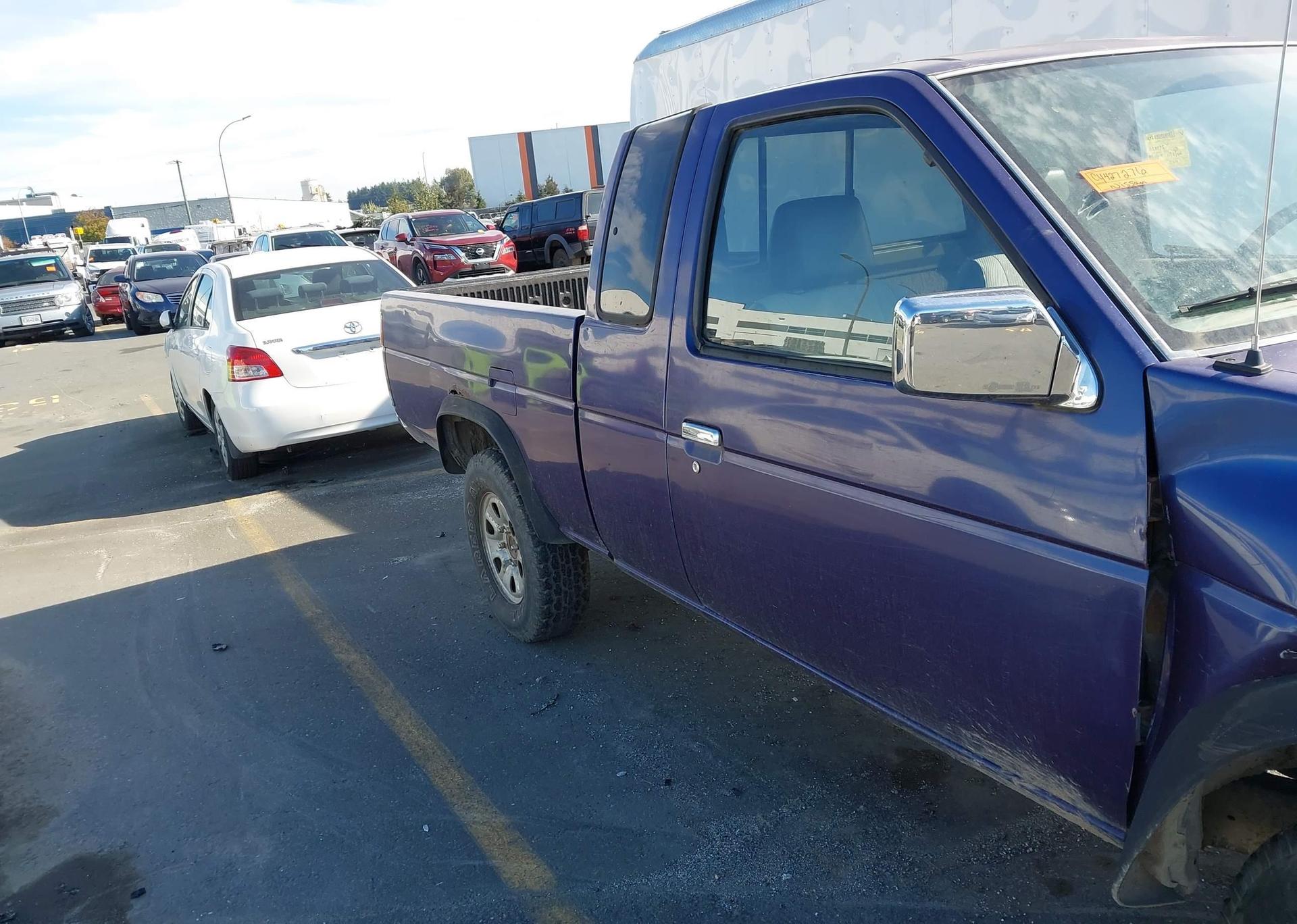 1995 NISSAN TRUCK KING CAB SE