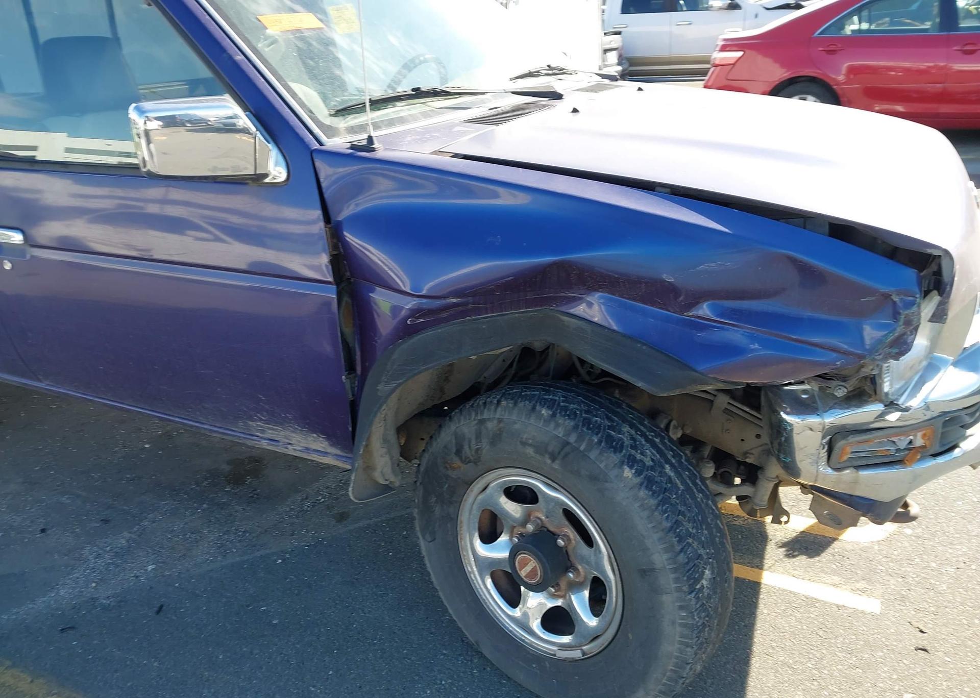 1995 NISSAN TRUCK KING CAB SE
